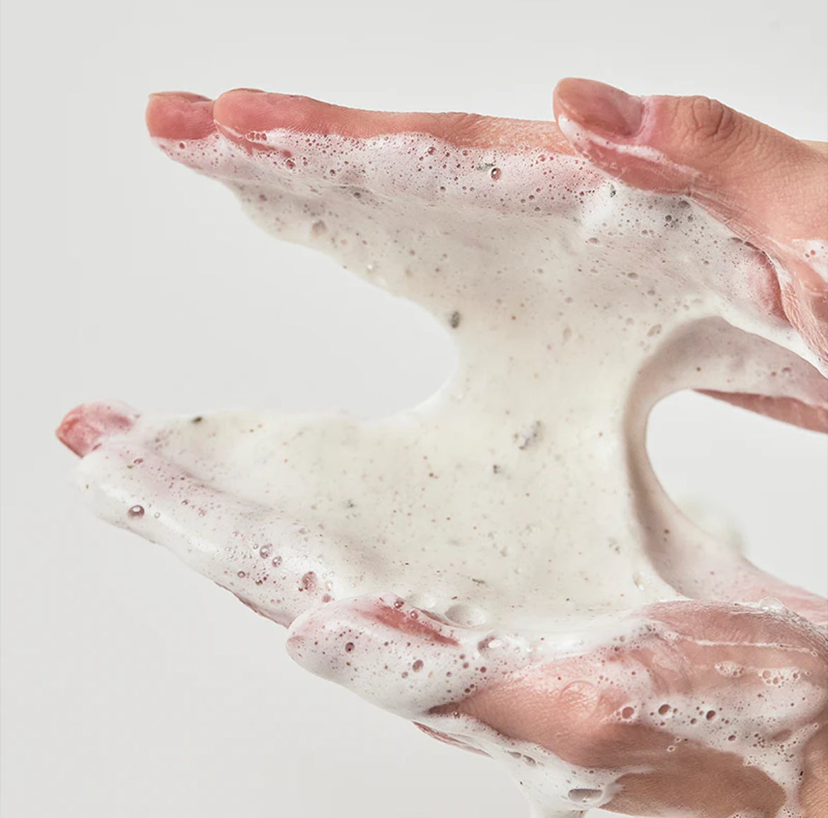 🧼 ANUA – Heartleaf + BHA Quercetinol™ Pore Deep Cleansing Foam (150ml)